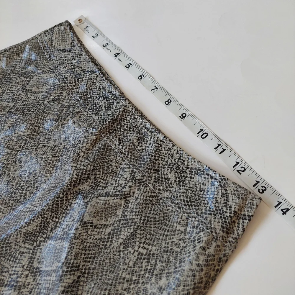 Xhiliration mini skirt NWOT